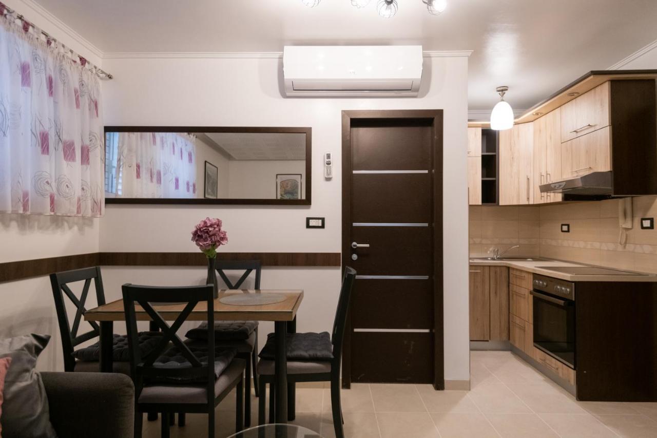 Ante Apartment *