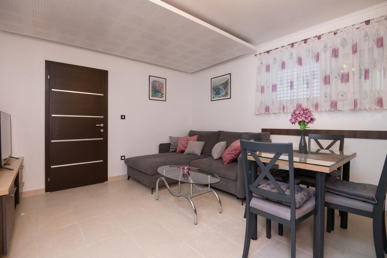 Apartment Ante *